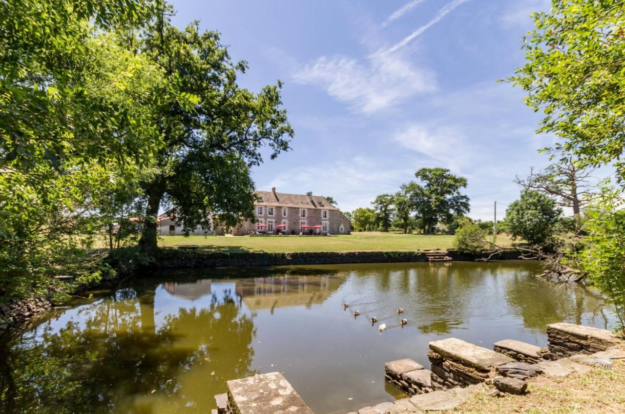 Chateau De La Voirie - Chambres D'Hotes Frossay ภายนอก รูปภาพ