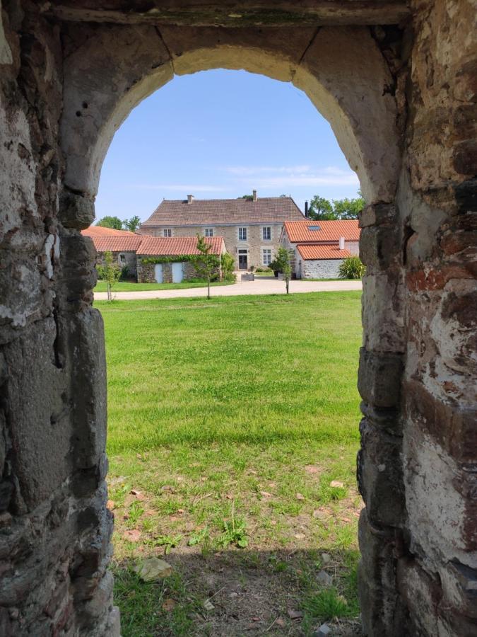 Chateau De La Voirie - Chambres D'Hotes Frossay ภายนอก รูปภาพ