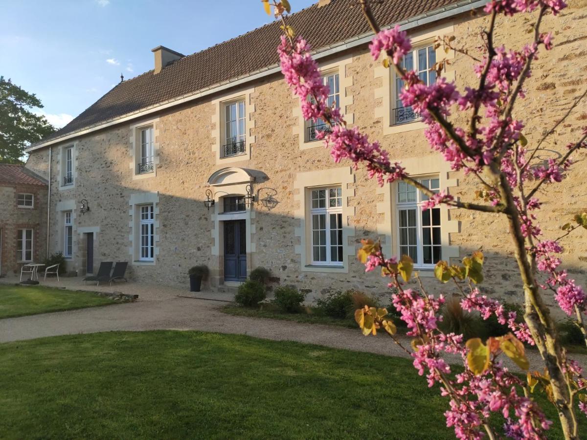 Chateau De La Voirie - Chambres D'Hotes Frossay ภายนอก รูปภาพ